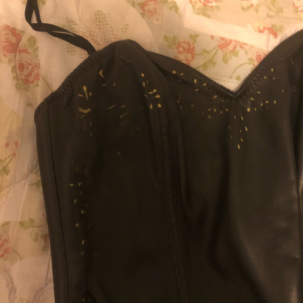 NWT $300 Victoria’s Secret 100% leather bustier - Picture 2 of 5